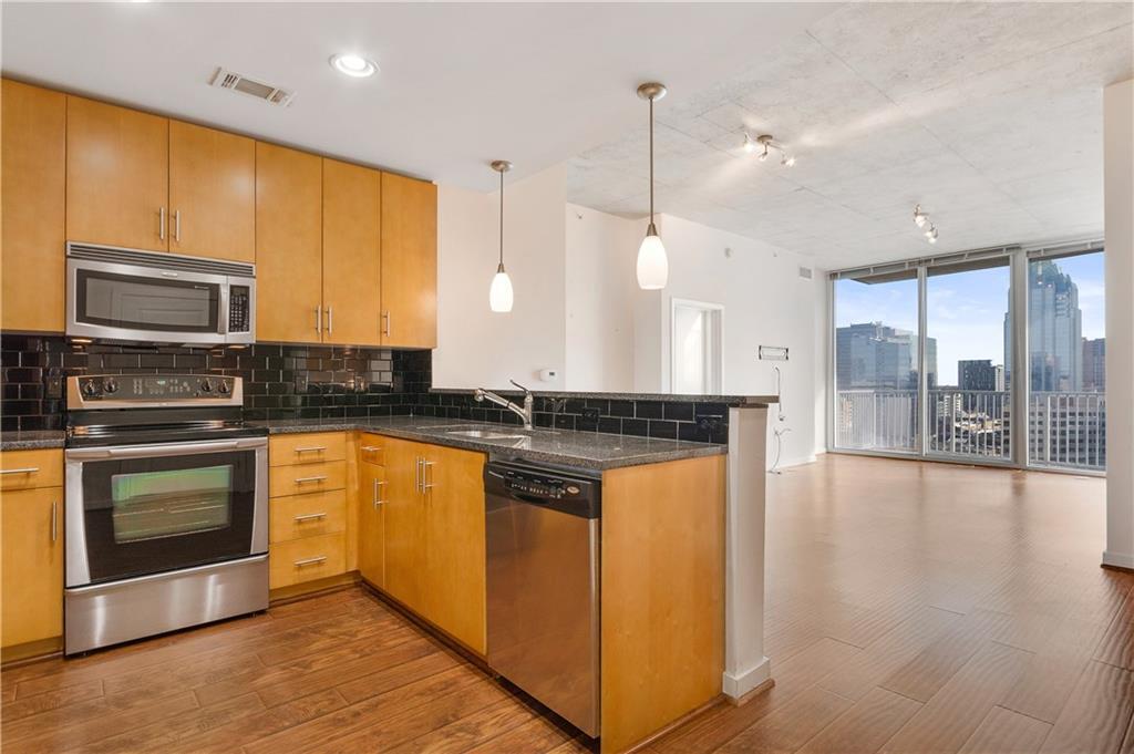 Primary Photo - 360 Nueces St