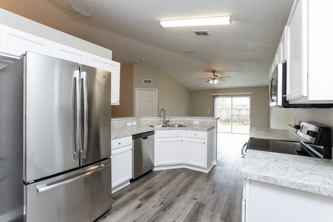 Building Photo - 3536 Stonefield Dr