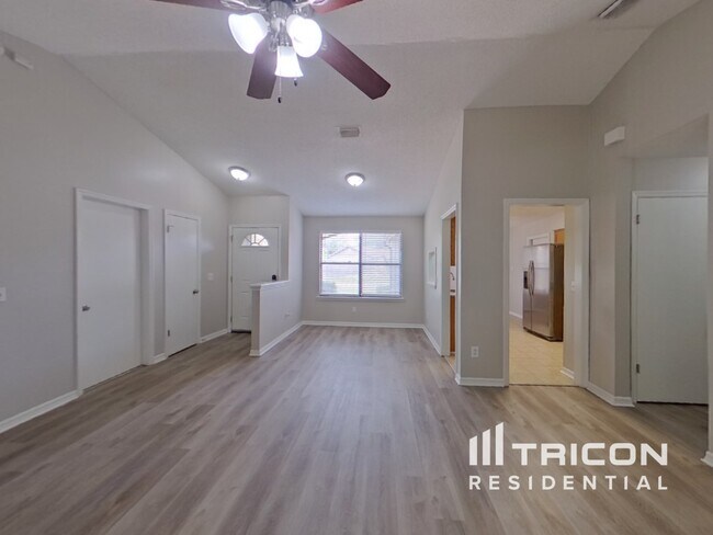 Foto del edificio - 6466 Diamond Leaf Ct N