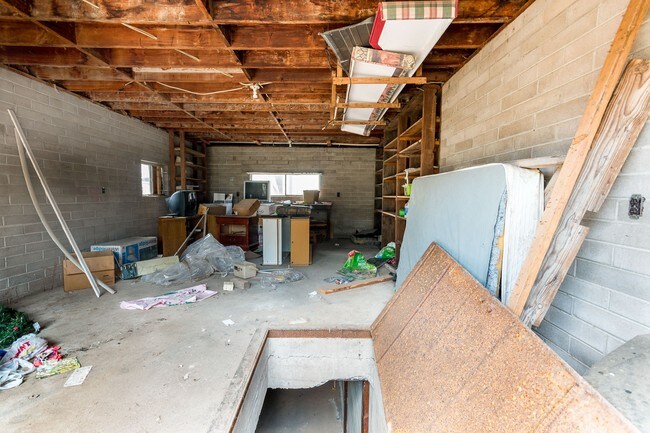 Foto del edificio - 6890 N Valentine Rd
