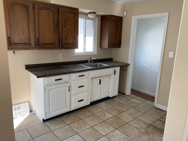 Building Photo - 3 Bedroom 1 Bath Single Family Home