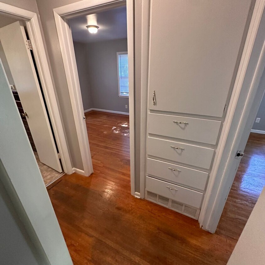 Foto principal - 6041 E Avalon Ct