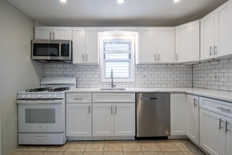 Building Photo - 623 4th St