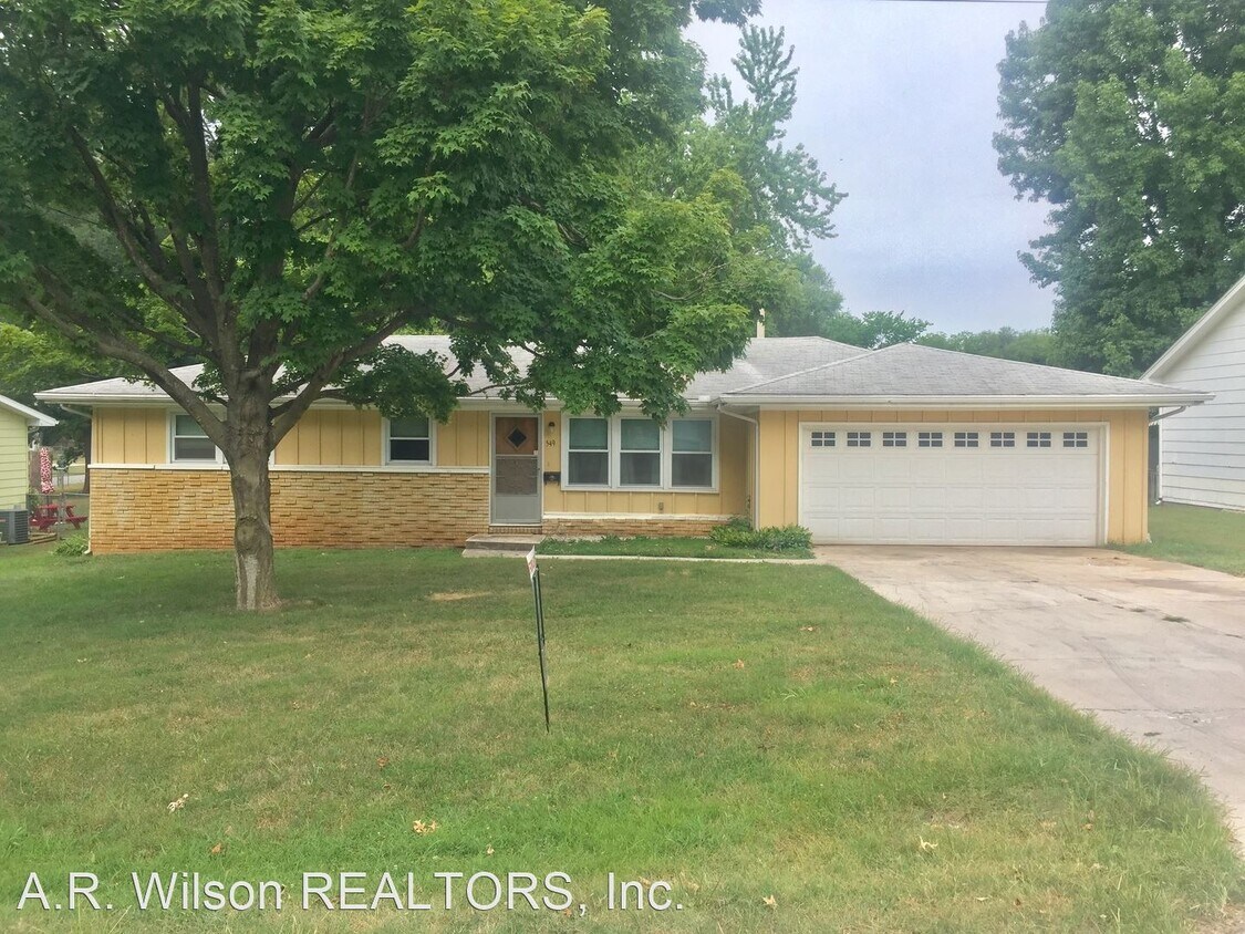 Primary Photo - 3 br, 2 bath House - 549 S. Prince Lane