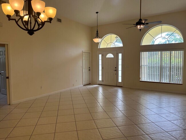 Foto del edificio - Pine Grove Side B duplex coming soon!