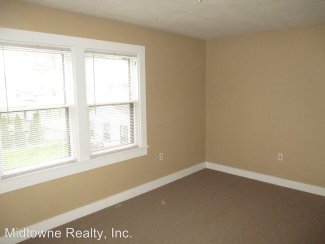 Building Photo - 1160 Nuttman Ave