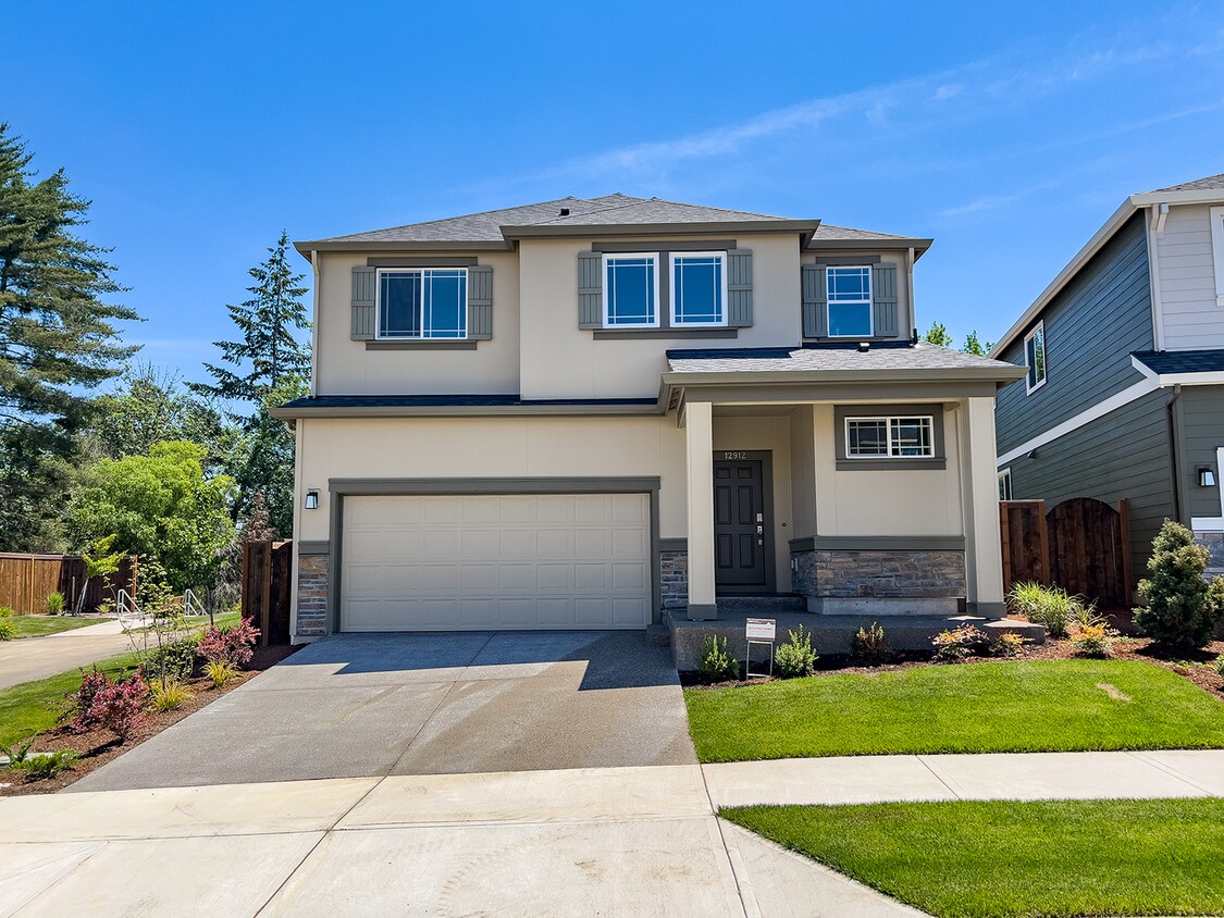 Primary Photo - 4 bedroom 2.5 bath House in SW Beaverton! ...