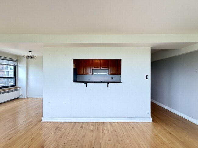 Foto del edificio - 4180 N Marine Dr