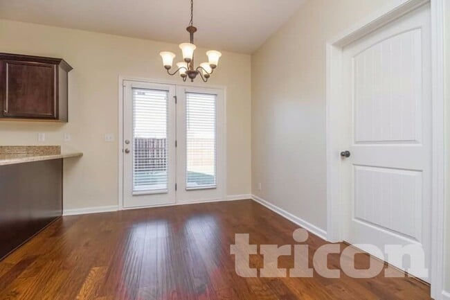 Building Photo - 2106 Tabasco Way