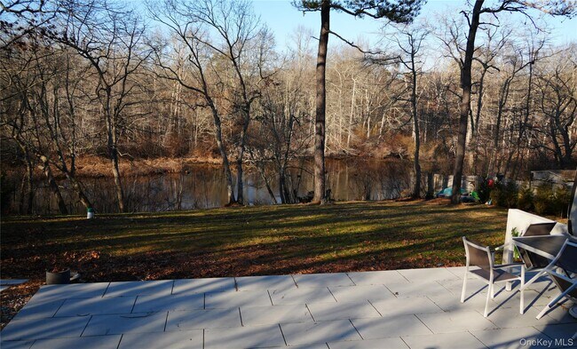 Foto del edificio - 371 S River Rd