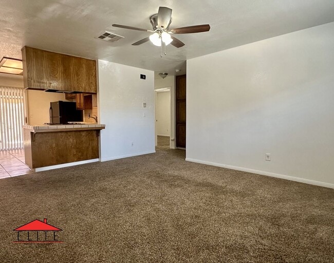 Building Photo - 1005PE