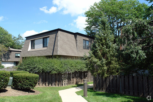 Foto del edificio - Cobblestone Court Condominiums