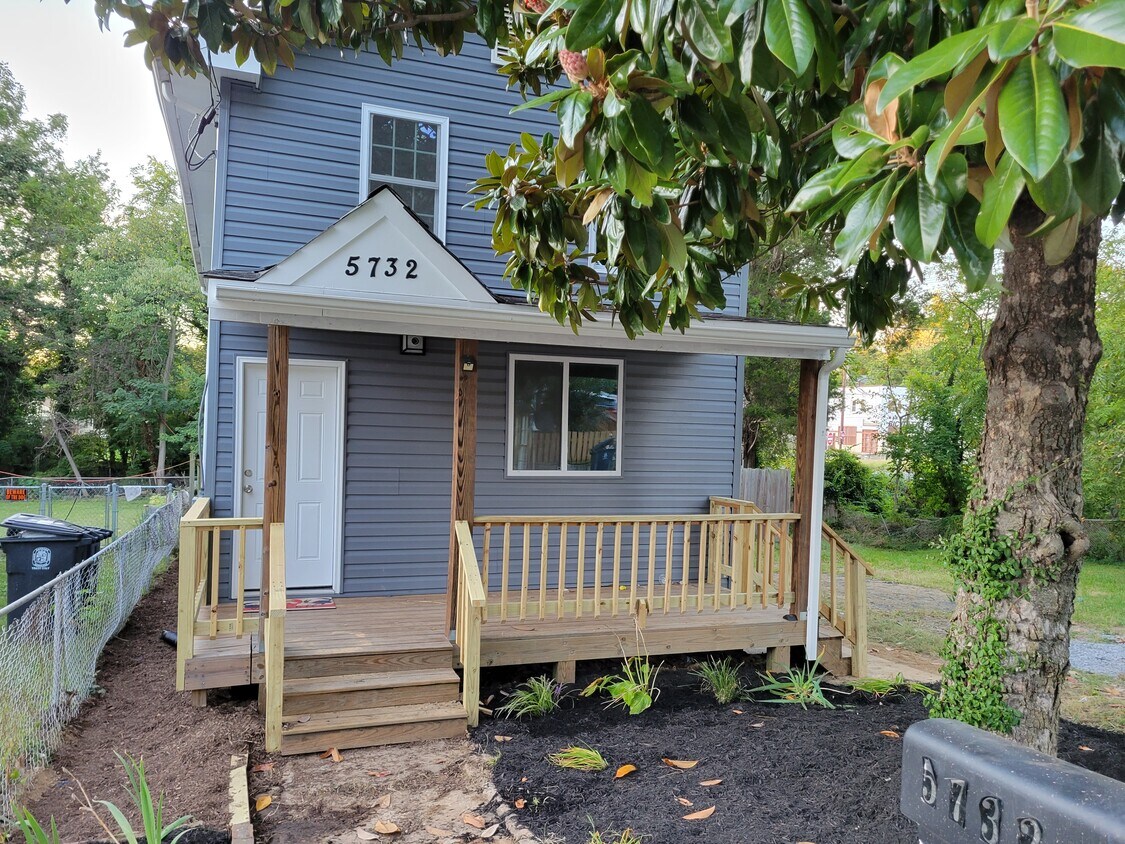 Foto principal - 5732 Bugler St