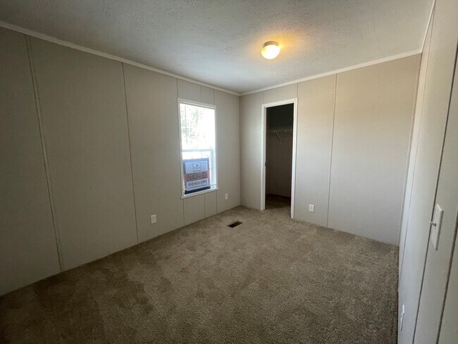 Building Photo - 152 Apollo Ave