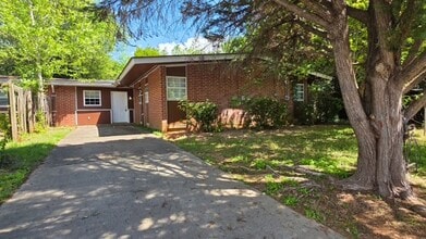 Building Photo - 1967 S Riverview Cir