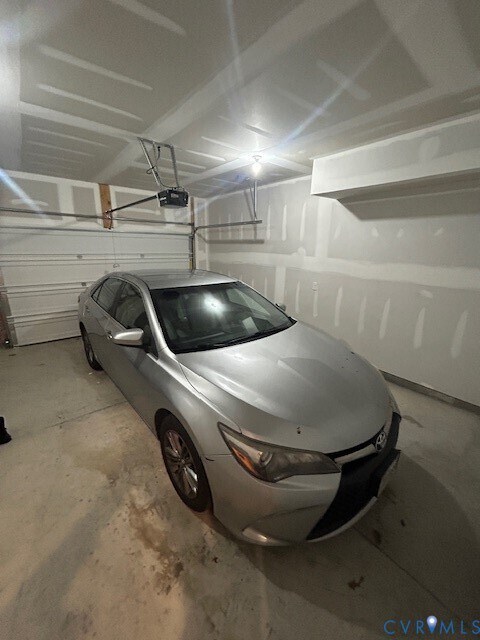 Building Photo - 17067 Thornapple Ct