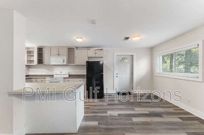 Building Photo - 620 Prichard Ave