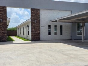 Building Photo - 9222 N 56th Ln