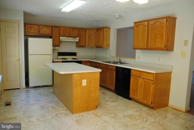 Building Photo - 114 Park Cove Dr