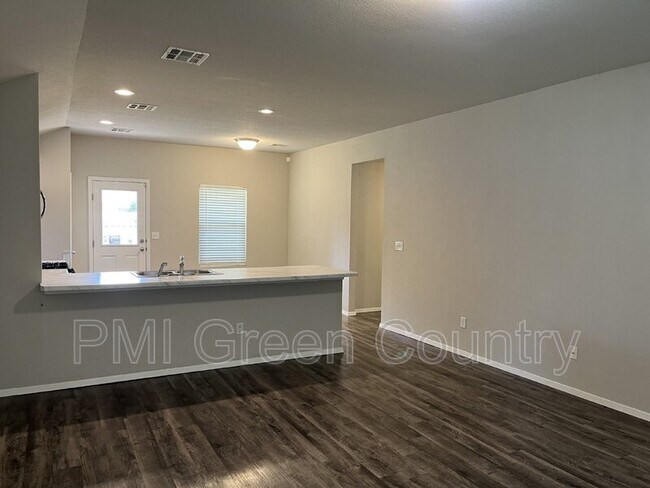 Building Photo - 15013 S 284th E Ave