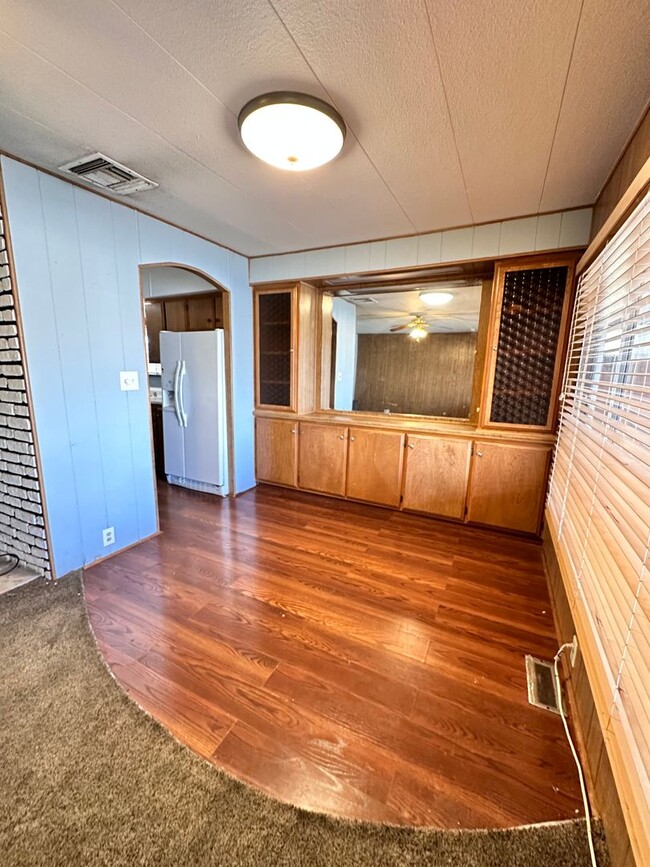 Foto del edificio - 2 Bedroom 2 Bathroom with Covered Parking