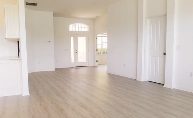 Building Photo - 1348 Featherbed Ln