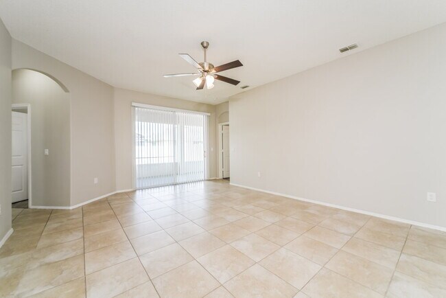Building Photo - 1027 Lake Biscayne Way