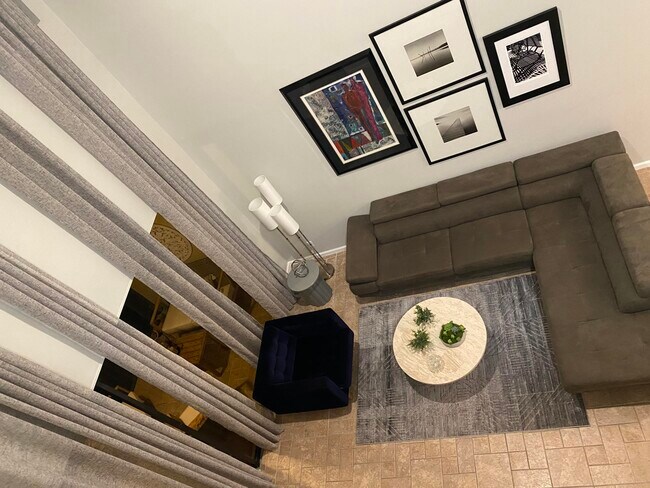 Foto del edificio - 866 Windermere Way