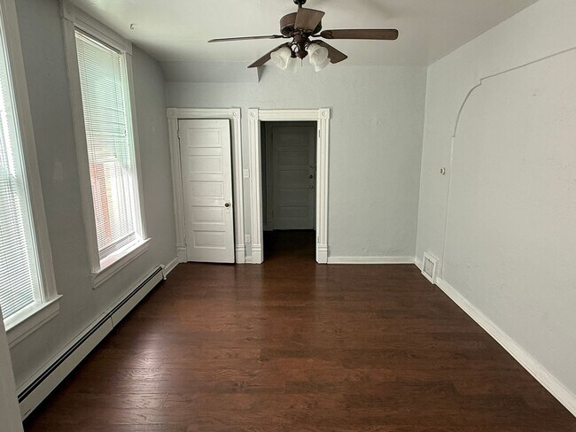 Foto del edificio - Beautiful one bedroom in the heart of the ...