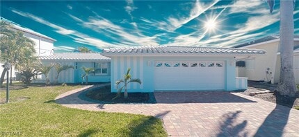 Building Photo - 11 Palmview Blvd