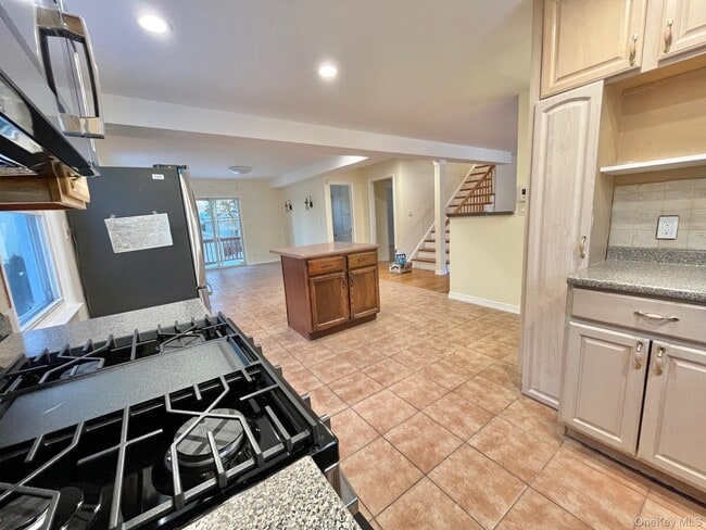 Building Photo - 51 Emmett Terrace