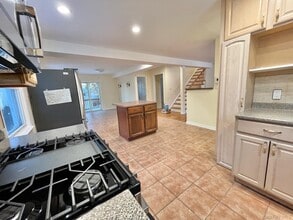 Building Photo - 51 Emmett Ter