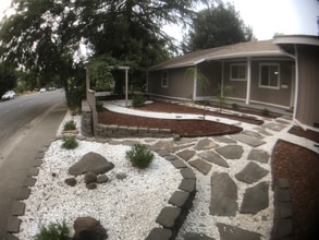 Building Photo - 906 Sycamore Ln