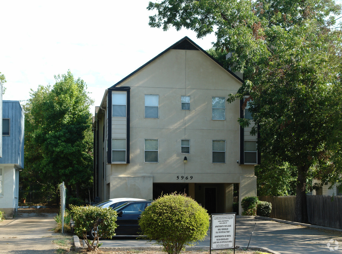 Primary Photo - Lewis Apartment