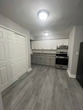 Building Photo - 147 Cleveland St