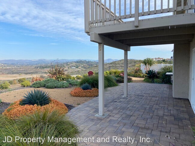 Building Photo - 5 br, 3 bath House - 633 Santa Rosita