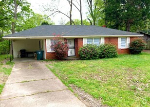 Building Photo - 4071 Wildwood Dr