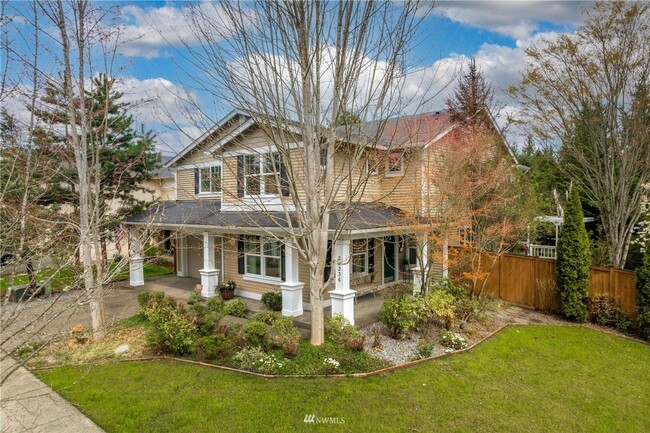 Building Photo - Spacious 5-Bedroom Home with Backyard Oasi...
