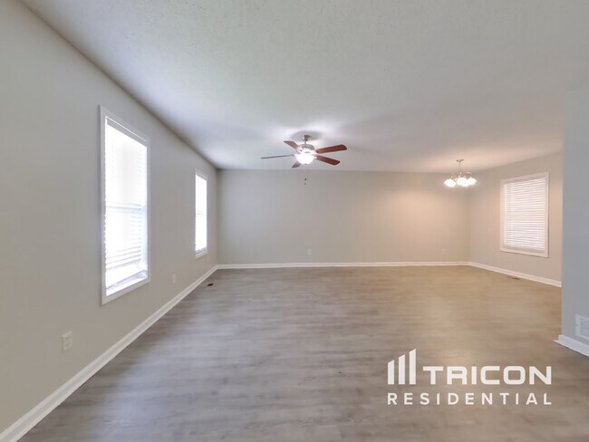 Foto del edificio - 622 Meadows Ct