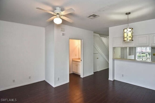 Building Photo - 10100 Poppy Hill Dr