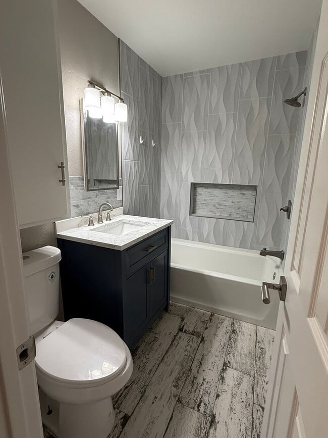 Building Photo - 2 Bedroom 1 Bath for rent!