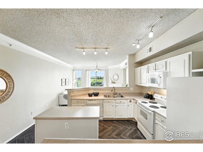 Kitchen - 1876 Mallard Dr