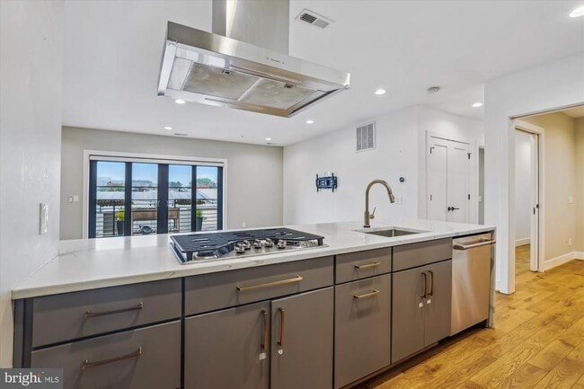 Foto del edificio - 1844 3rd St NW