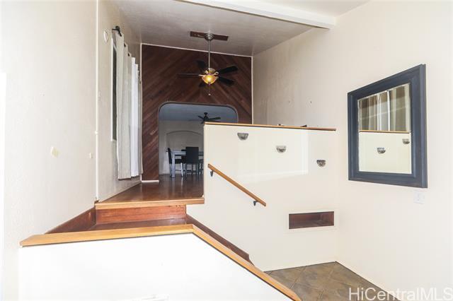 Building Photo - 66-893-893 Kamakahala St