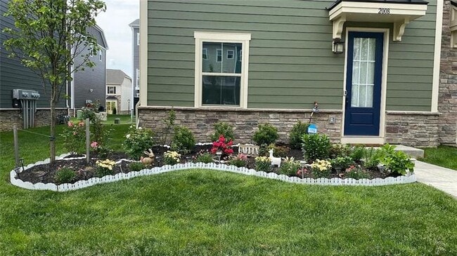 Photo - 2008 Hemlock Ln Townhome