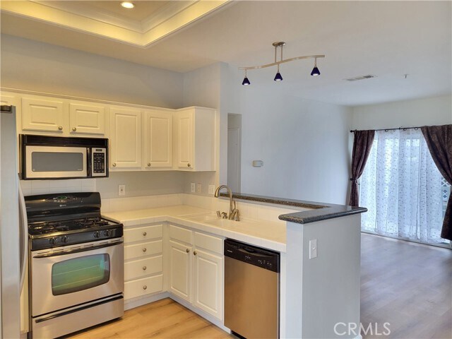 Building Photo - 73 Breakers Ln