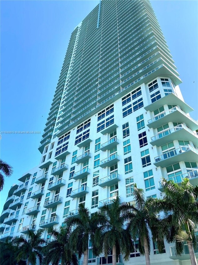 Primary Photo - 1900 N Bayshore Dr