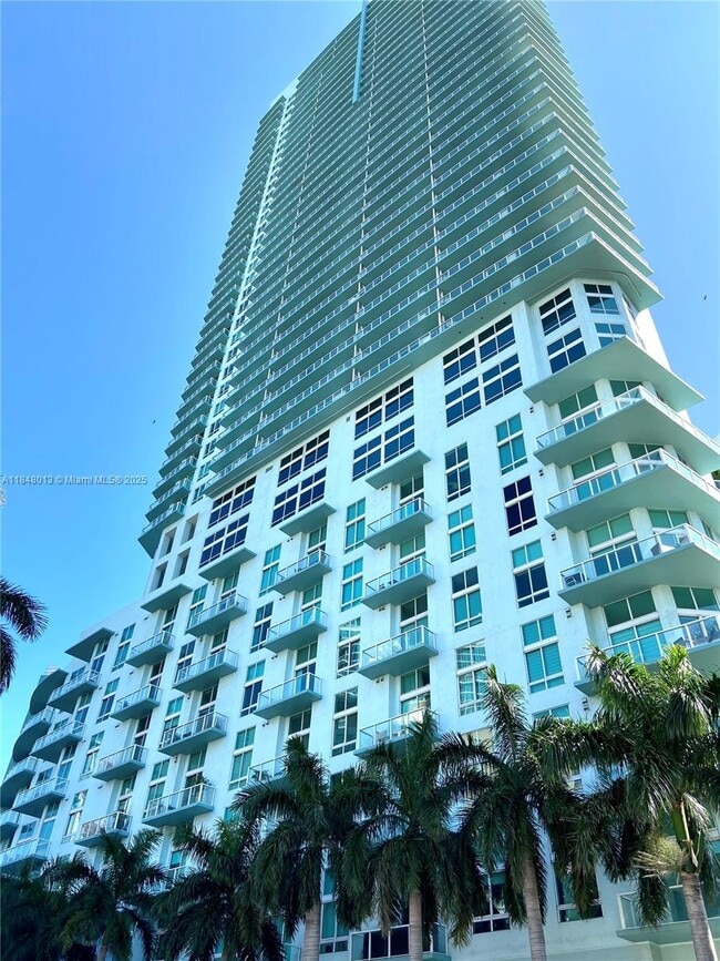 Building Photo - 1900 N Bayshore Dr