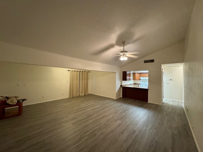 Building Photo - 362 Riverfront Dr