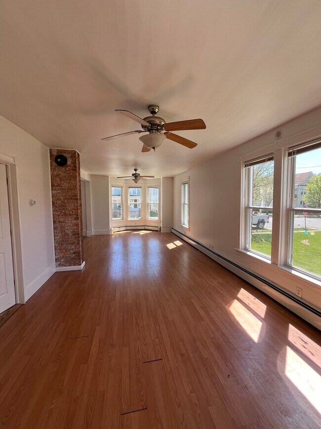 614 Broadway Unit Left side, Mechanicville, NY 12118 Apartments in